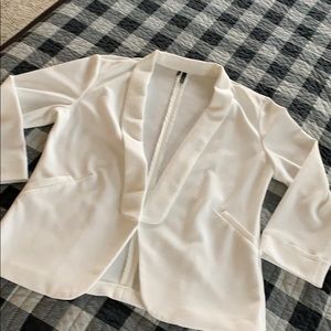 White lightweight jacket 🧥 blazer